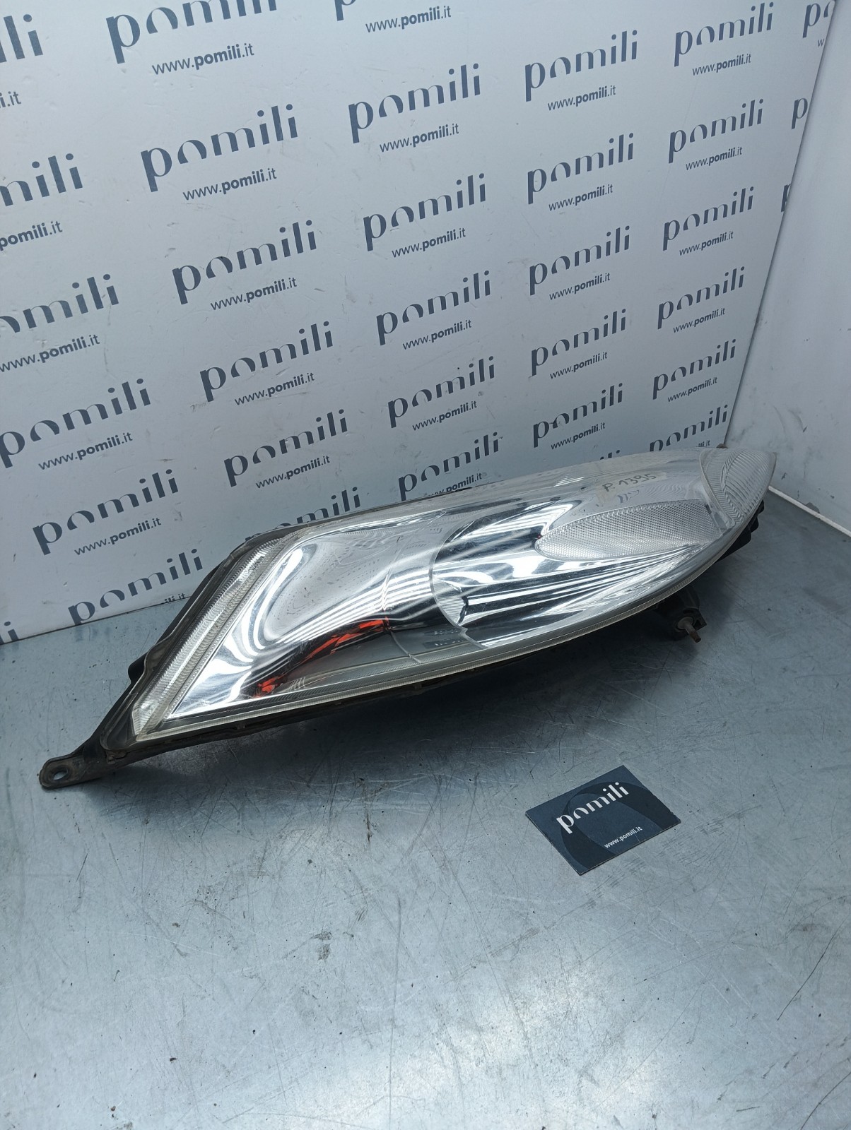 Pomili Fanaleria Faro anteriore destro Nissan Juke 1° serie 2010-14 261201KL0C usato