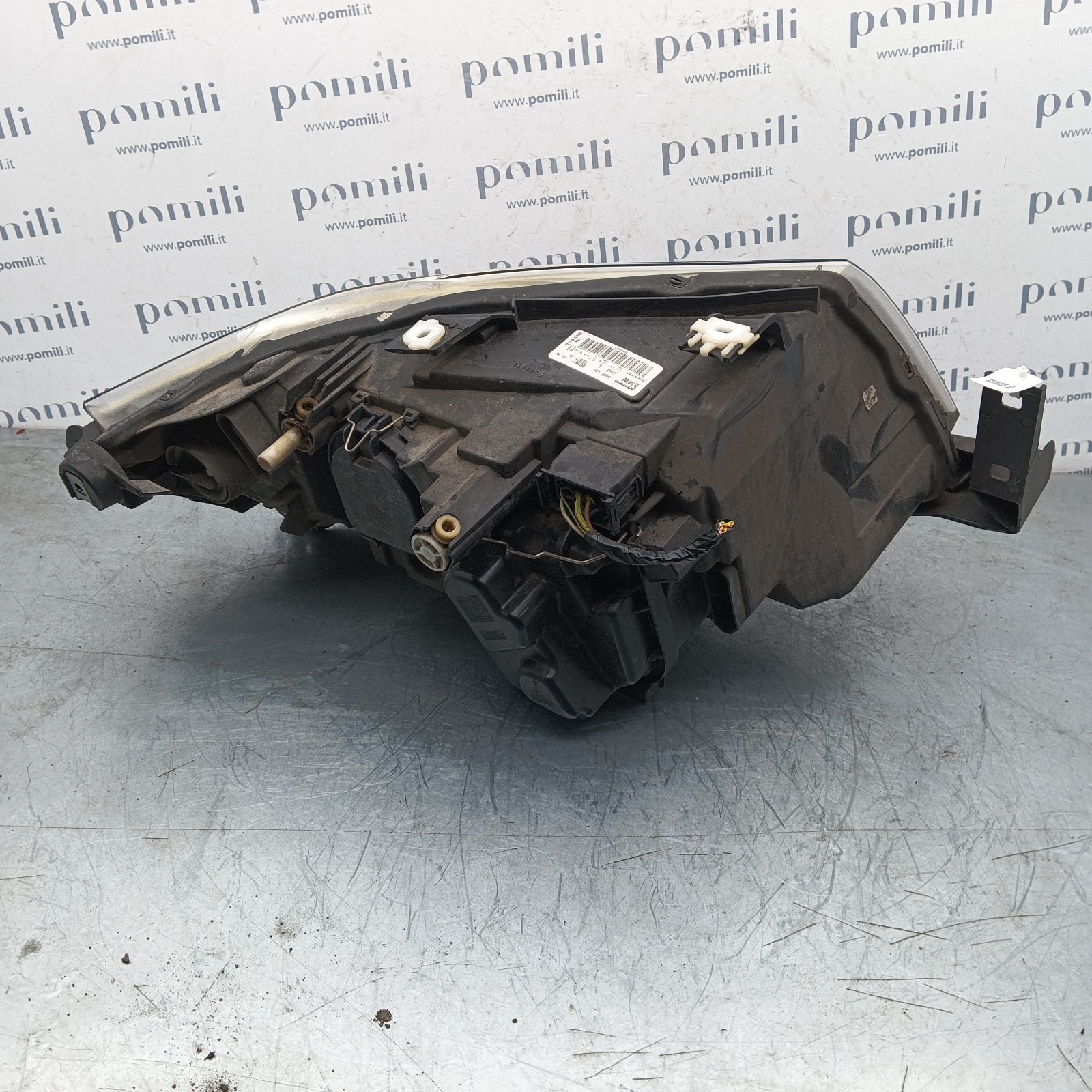 Pomili Fanaleria BMW S3 E90/E91 89318911 faro anteriore sinistro usato
