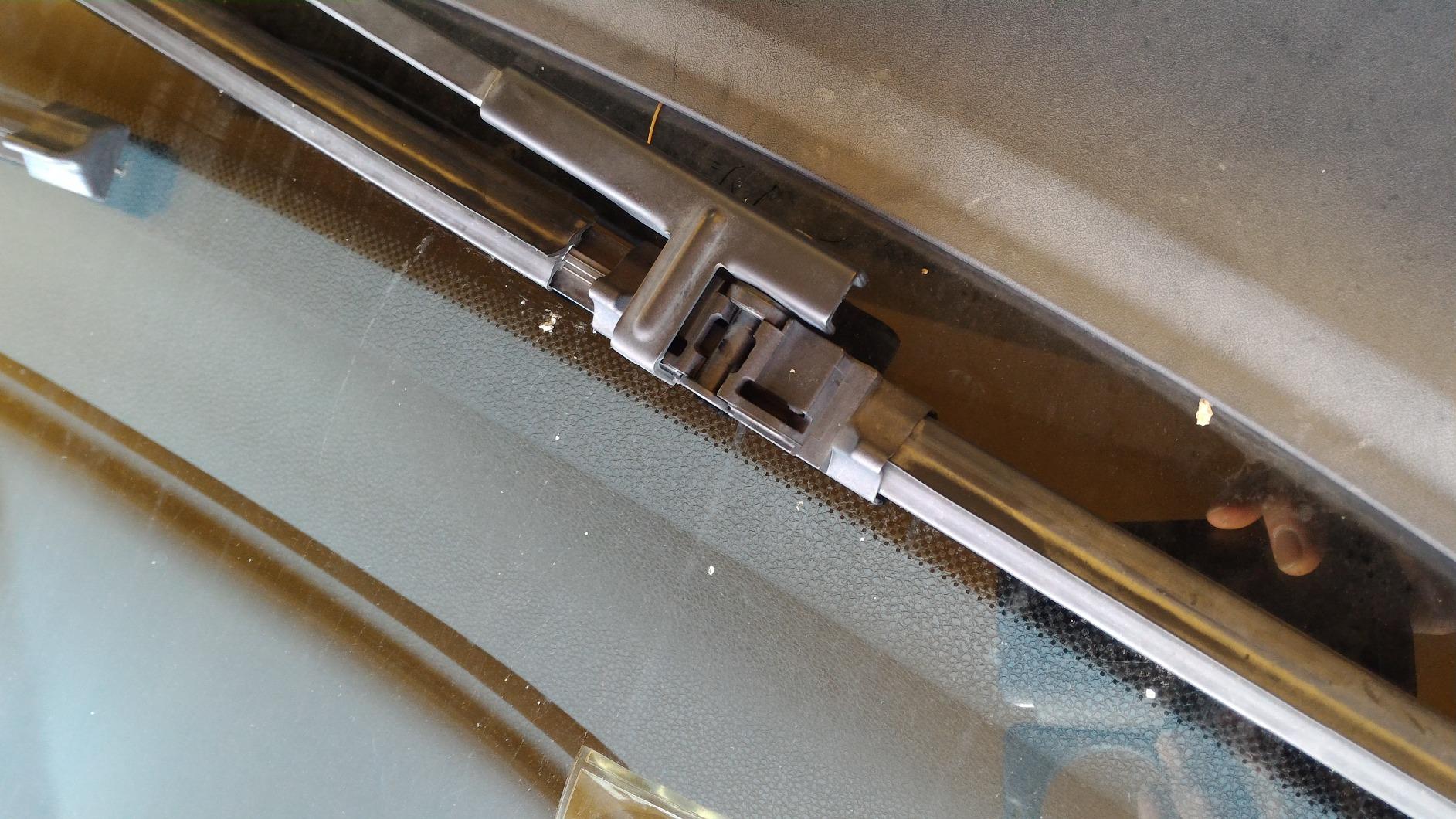 Bosch Spazzole tergicristallo Aerotwin Multi-Clip AM467S anteriori 2 pezzi flat blade