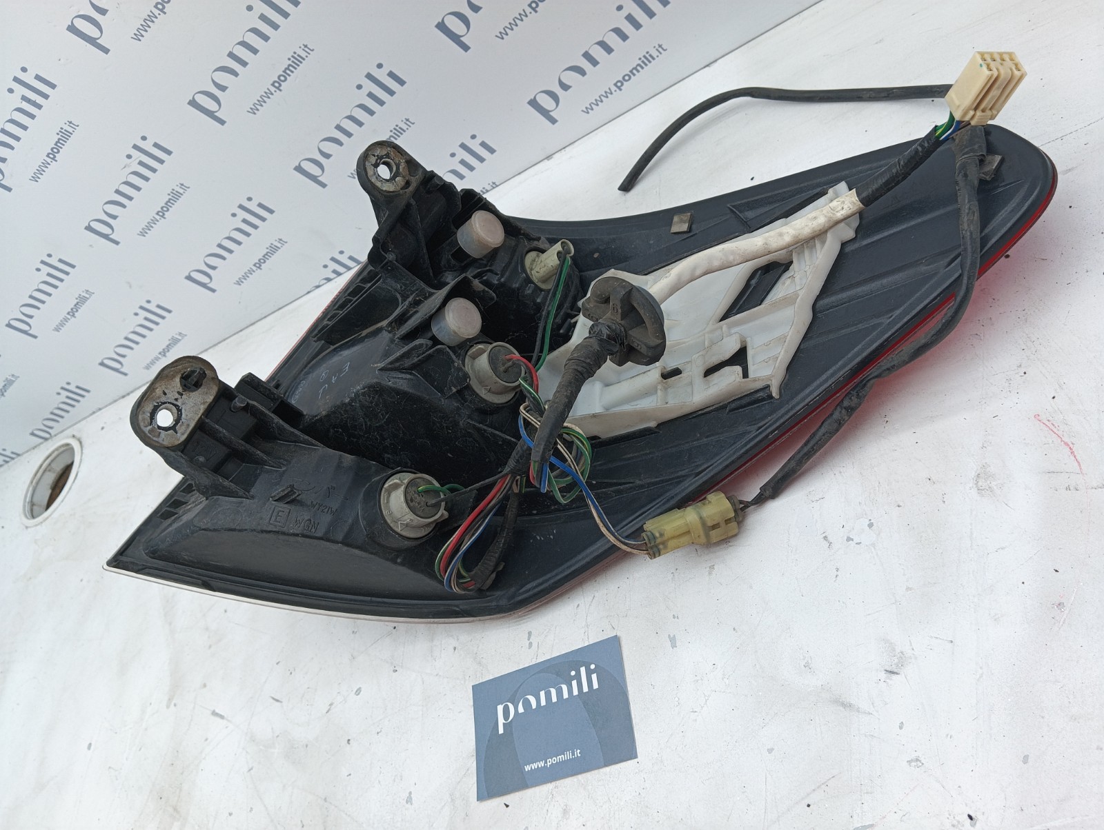Pomili Fanaleria Fanale posteriore sinistro Subaru Outback 22020067 usato