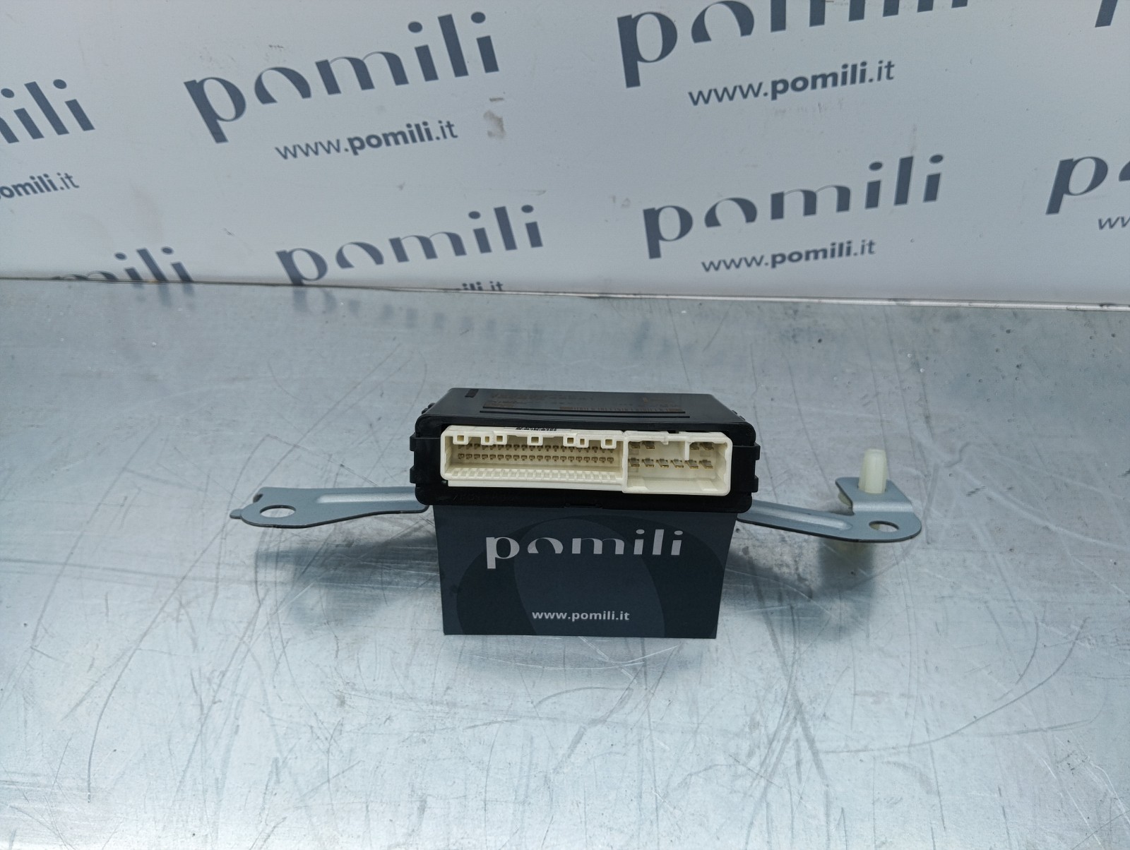 Pomili Motorini avviamento, alternatori, ECU e cavi modulo computer multiplex Toyota 04006-44142