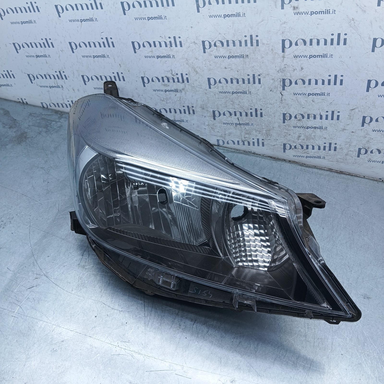 Pomili Fanaleria Faro anteriore destro base Toyota Yaris III 81110-0D450