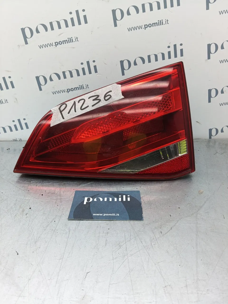 Pomili Fanaleria Audi A4 B8 Fanale posteriore destro portellone usato
