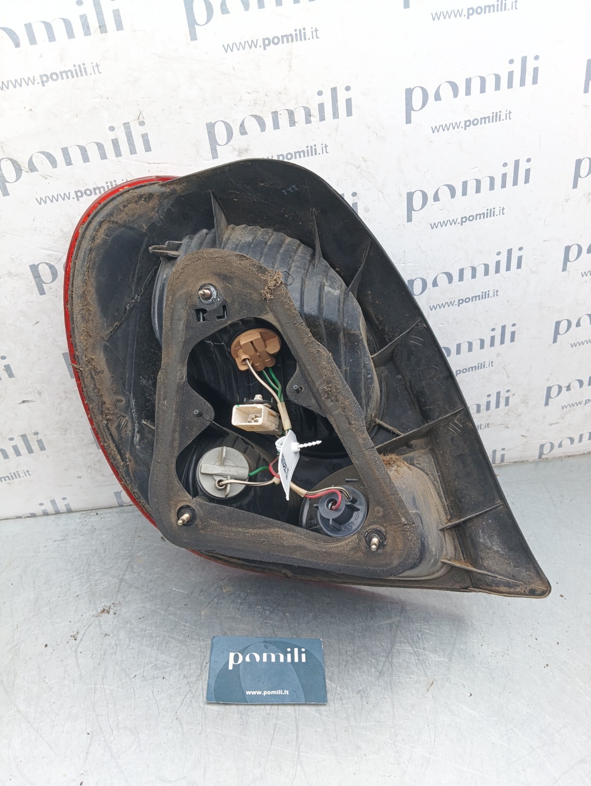 Pomili Fanaleria Toyota Corolla E11 KOITO 12-441 fanale posteriore destro usato