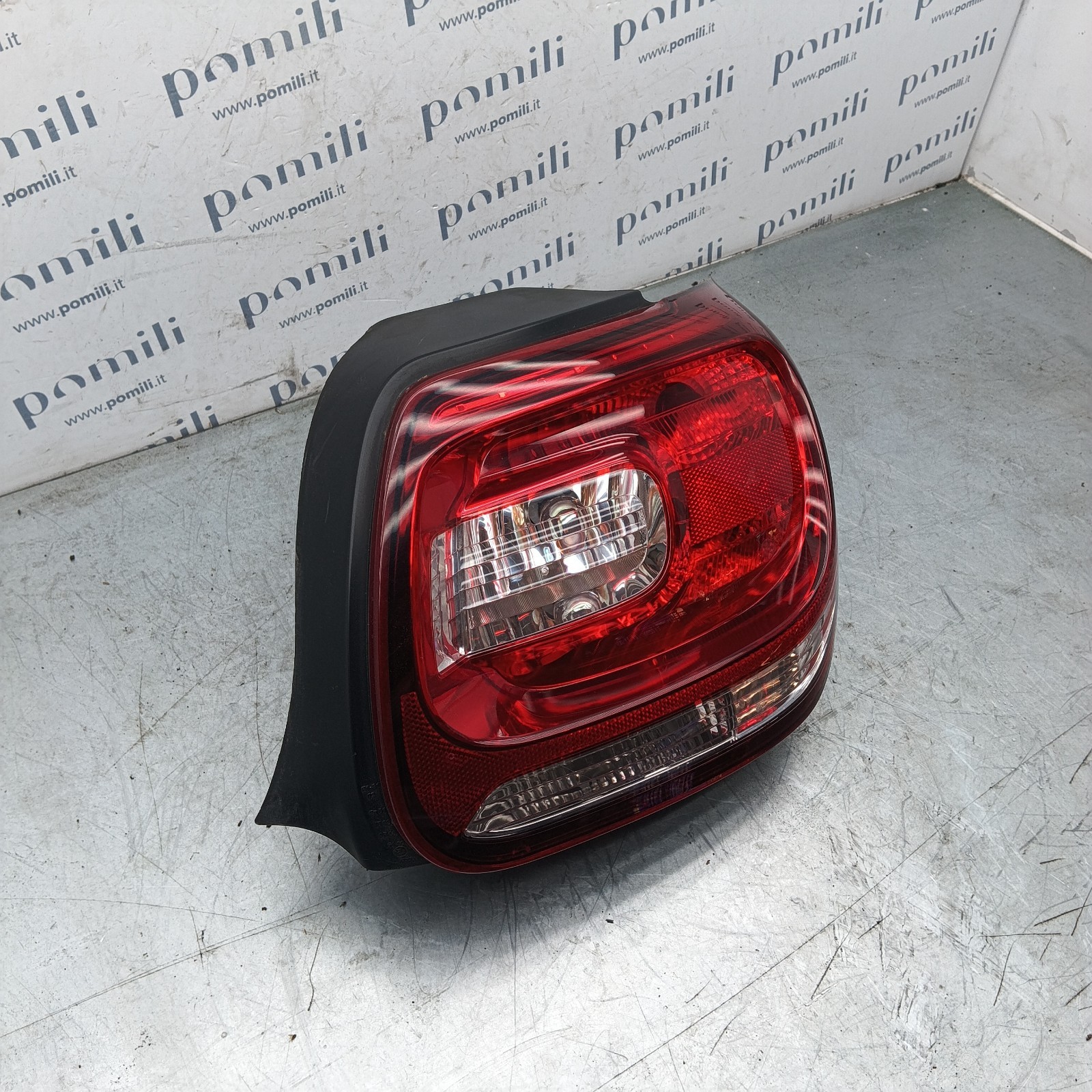 Pomili Fanaleria Fanale posteriore destro Citroën DS3 9676973380-00 usato