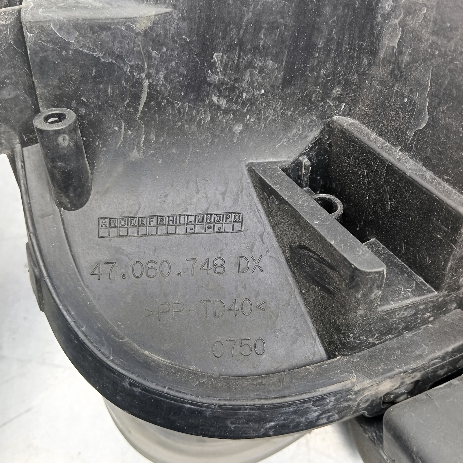 Pomili Fanaleria Fiat Panda 47060748 faro anteriore destro usato