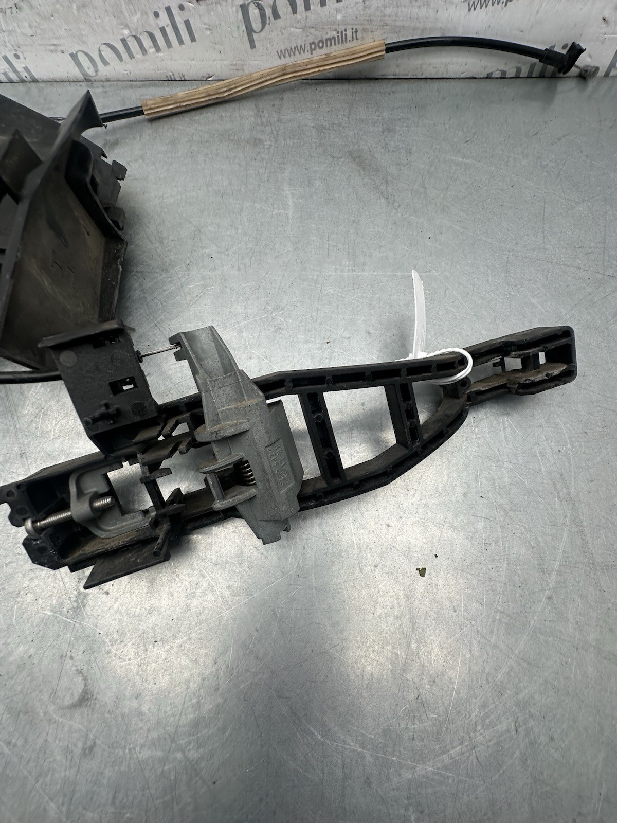 Pomili Lamierati esterni Ford Focus C-Max serratura posteriore sinistra 3M5A-R26413-BS usata