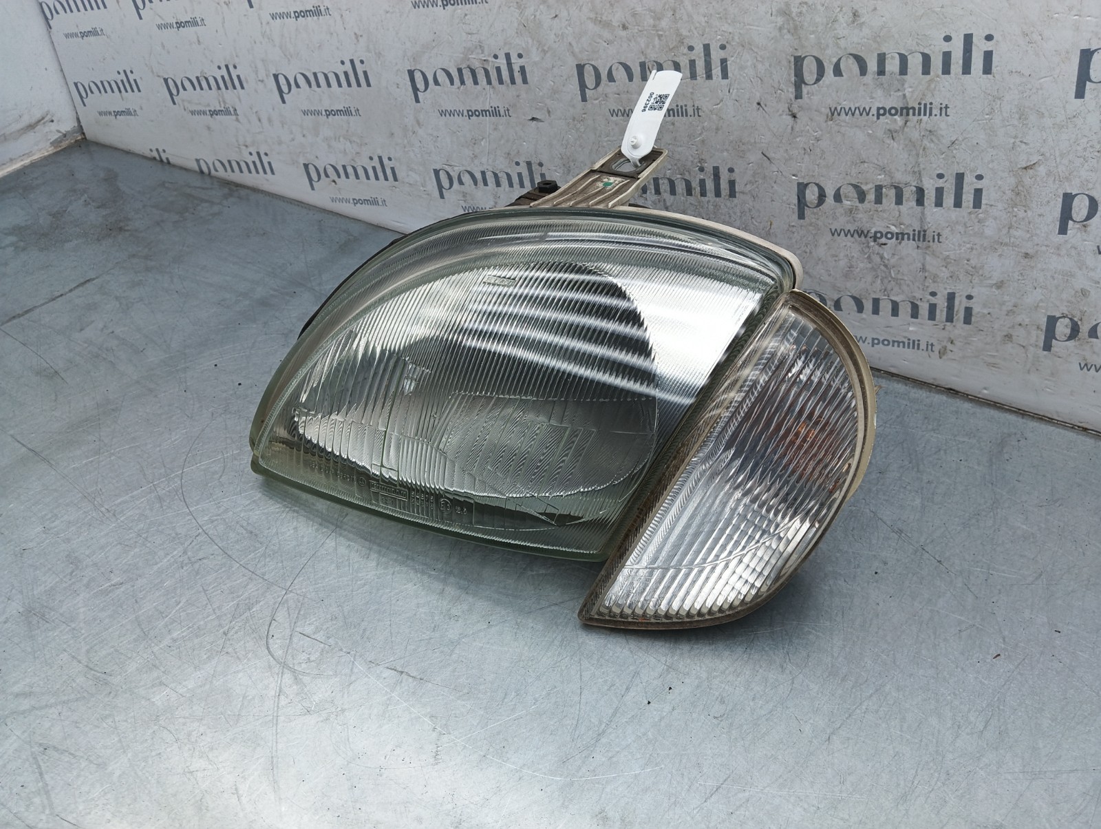 Pomili Fanaleria Fiat 600 faro anteriore sinistro con freccia usato