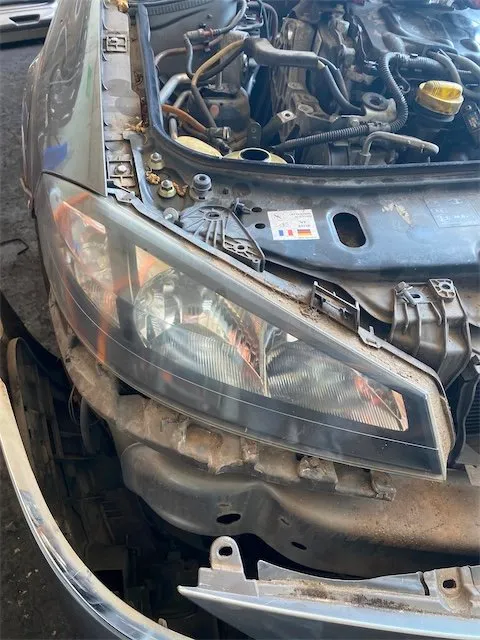Pomili Fanaleria Renault Laguna 2a Serie proiettore destro