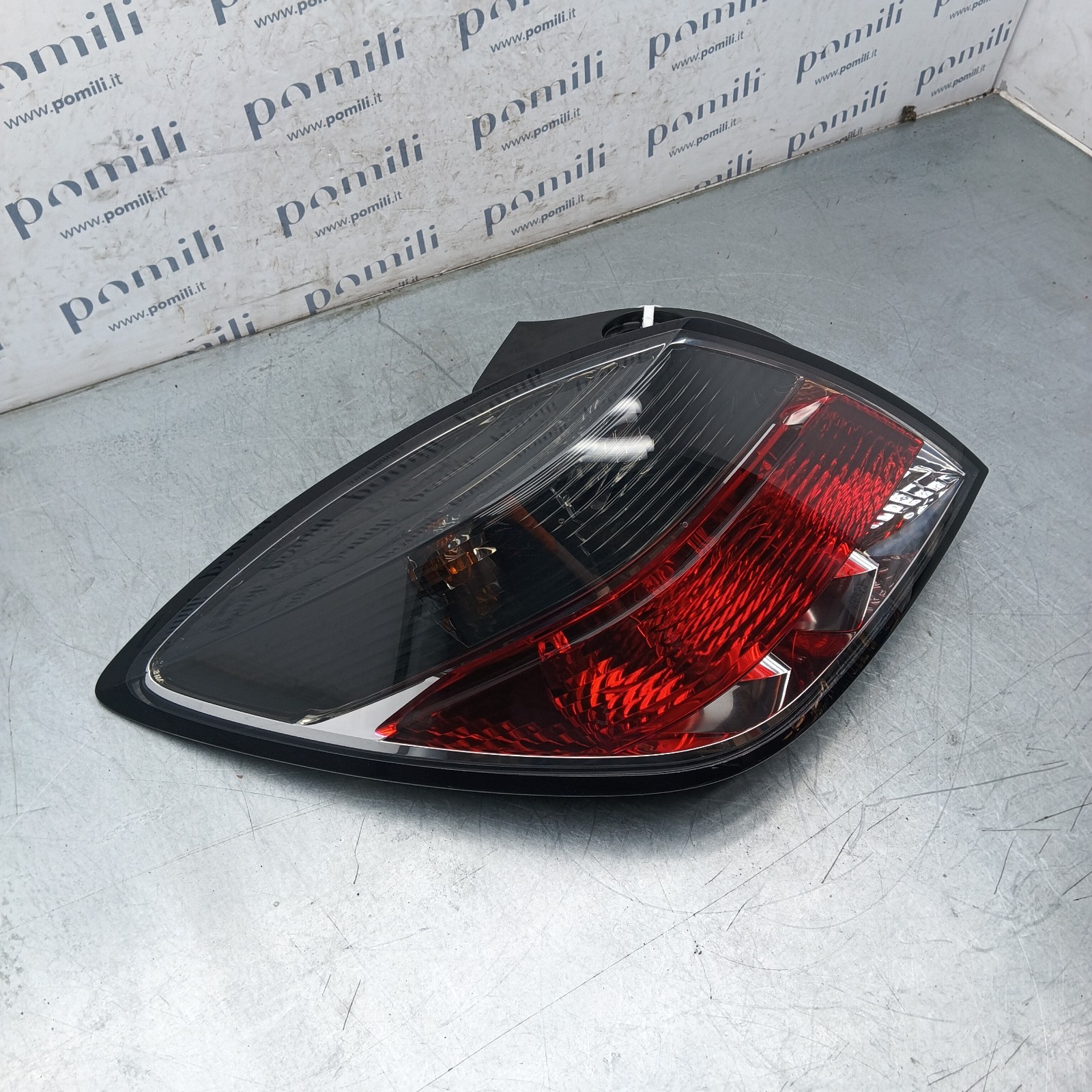 Pomili Fanaleria Opel Astra H GTC fanale posteriore sinistro usato