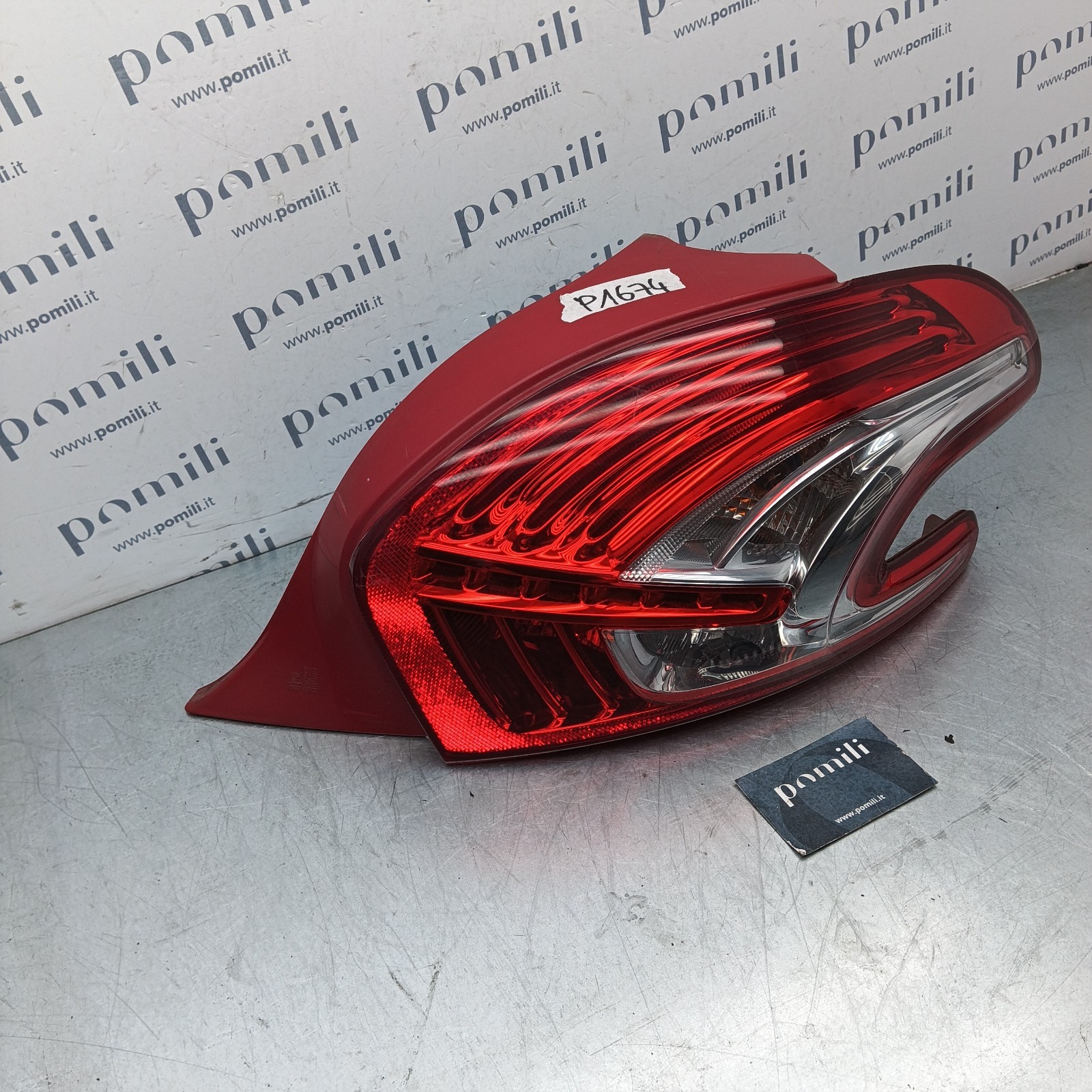 Pomili Fanaleria Peugeot 208 fanale posteriore destro usato 9672628380-03