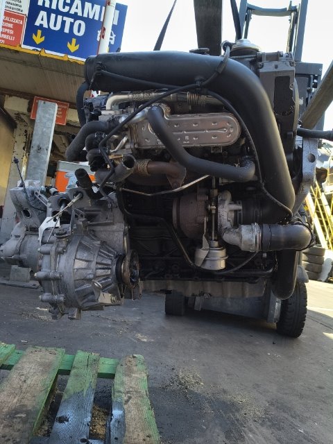 Pomili Motore e cambio con supporti Motore semicompleto Volkswagen Touran 1T usato