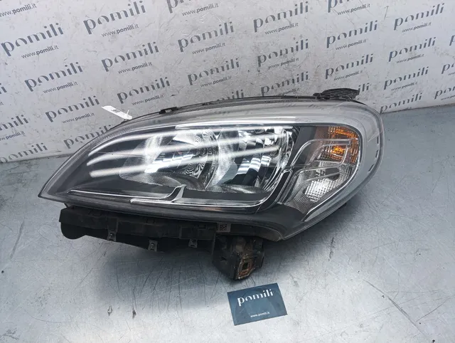 Pomili Fanaleria faro anteriore sinistro Fiat Doblò II 10500748 usato