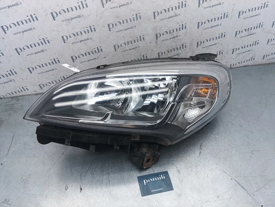 Pomili Fanaleria faro anteriore sinistro Fiat Doblò II 10500748 usato
