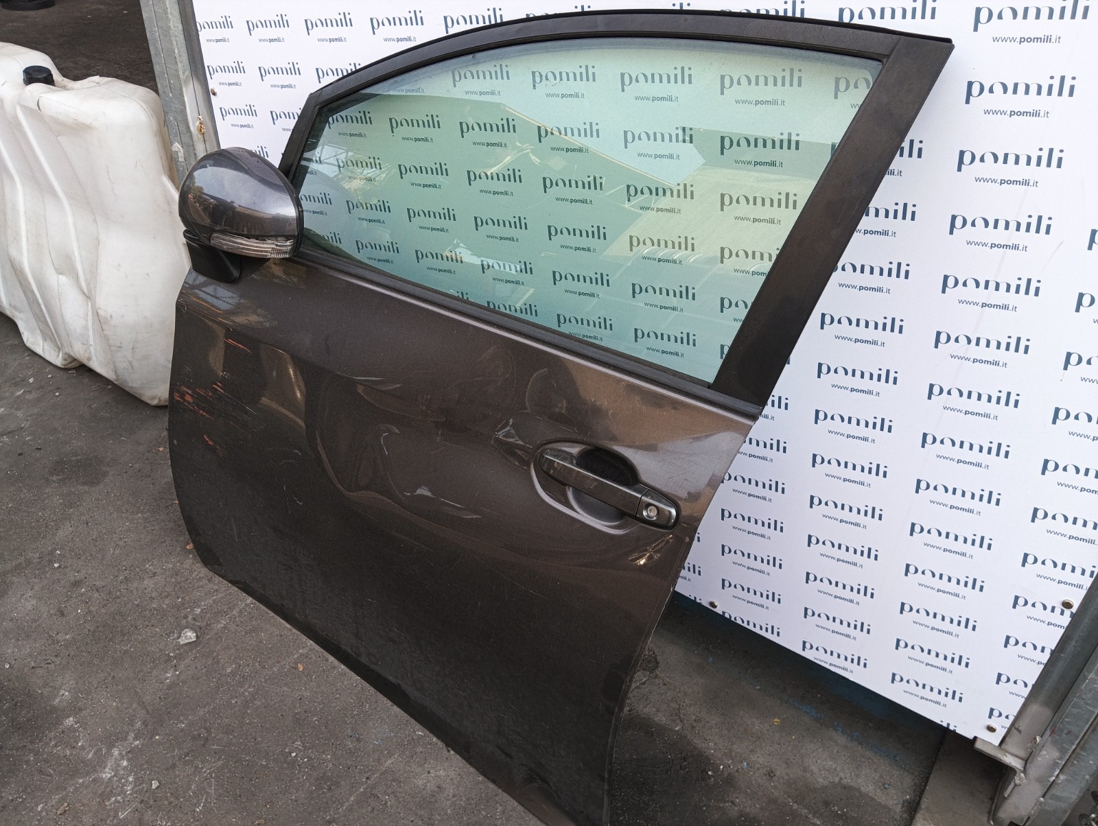 Pomili Lamierati esterni Portiera anteriore sinistra Toyota Verso S 67002-52470 usata