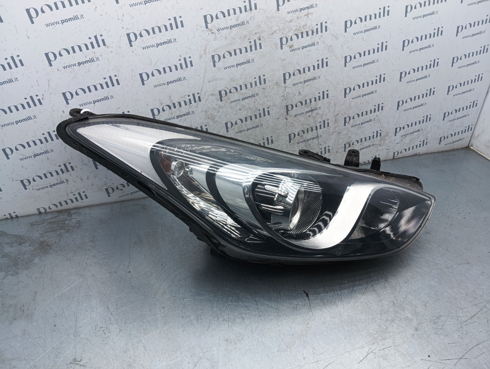 Pomili Fanaleria Faro anteriore Hyundai I30 92102-A6100 usato