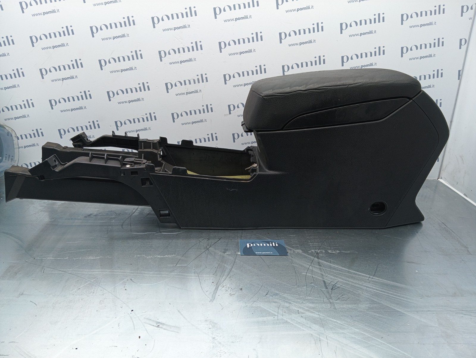 Pomili Rivestimenti interni e parti interne Console centrale completa Subaru Legacy 92174AJ000