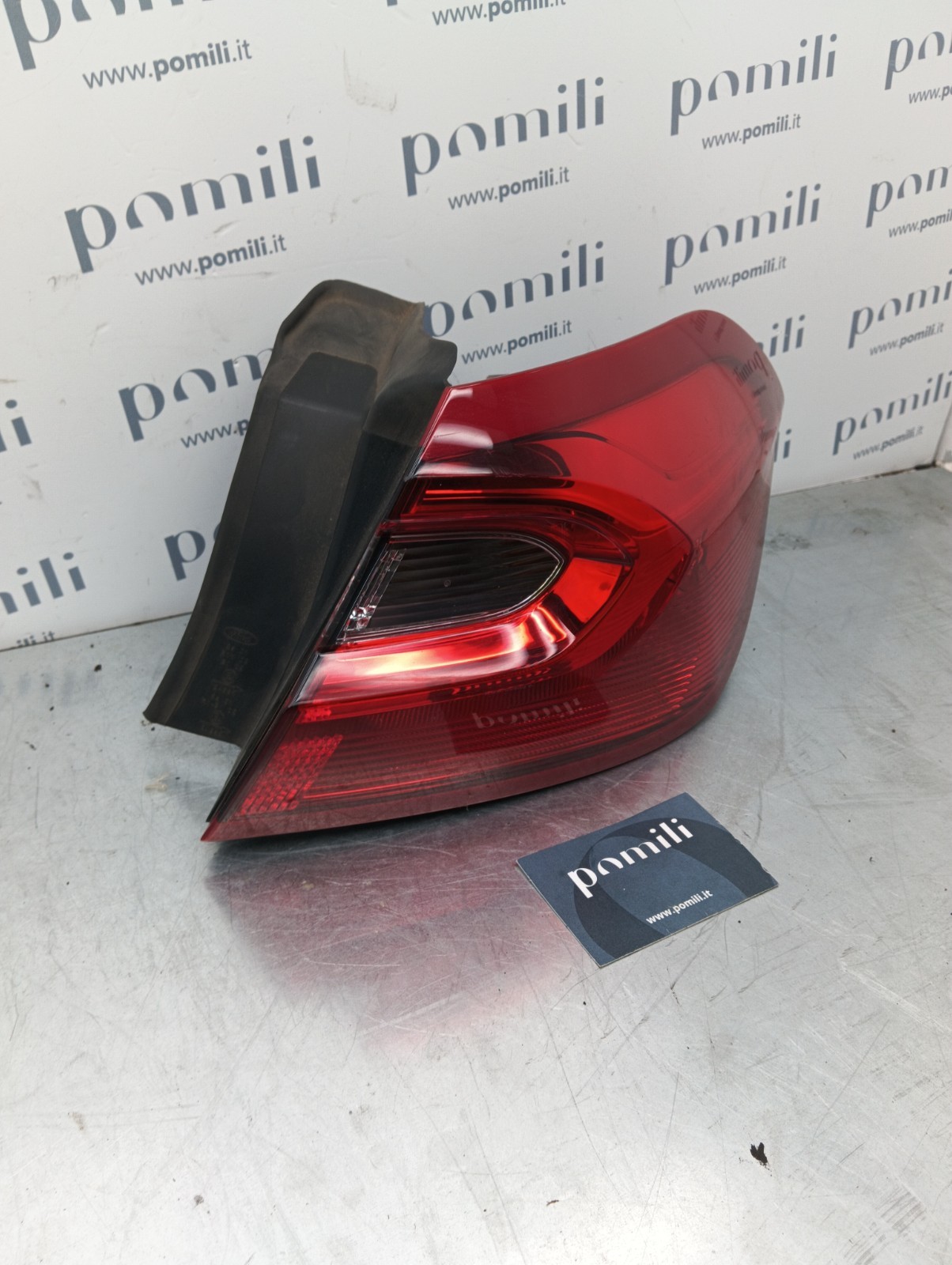 Pomili Fanaleria fanale posteriore Ford Fiesta destro H1BB13404AH usato