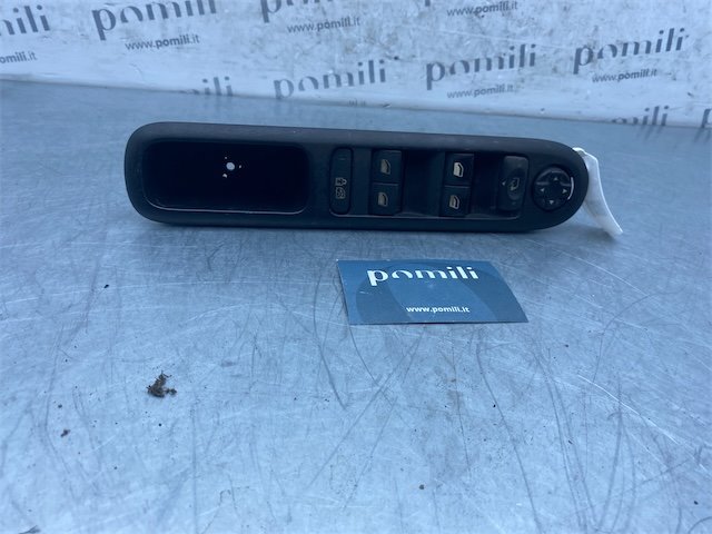 Pomili Rivestimenti interni Peugeot 3008 blocco comandi alzacristalli e retrovisori
