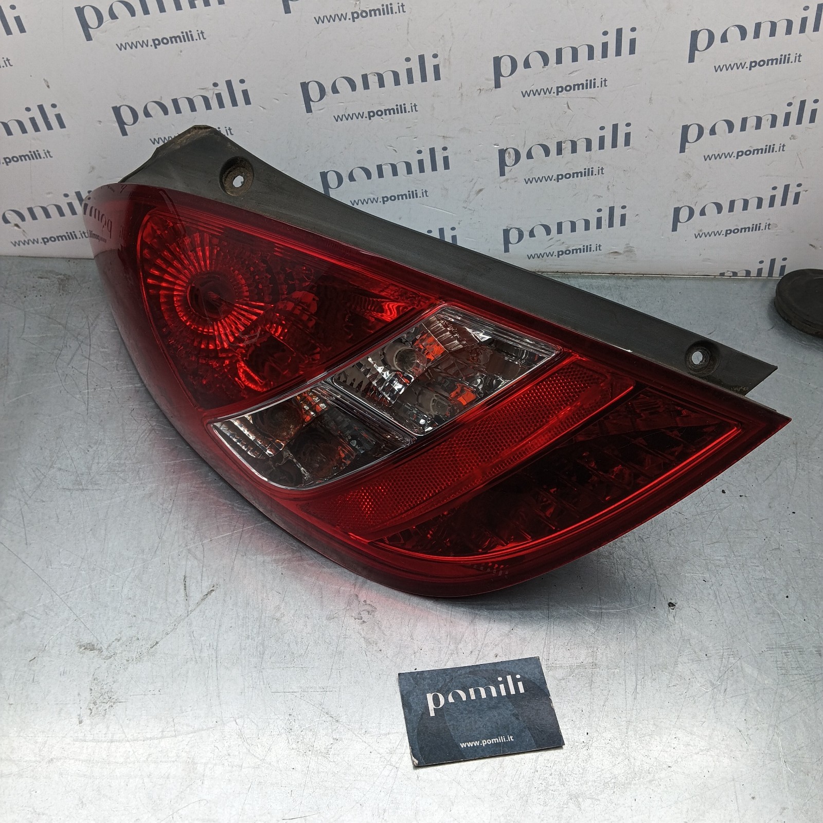 Pomili Fanaleria Fanale posteriore Hyundai i20 sinistro 92401-4P000 usato