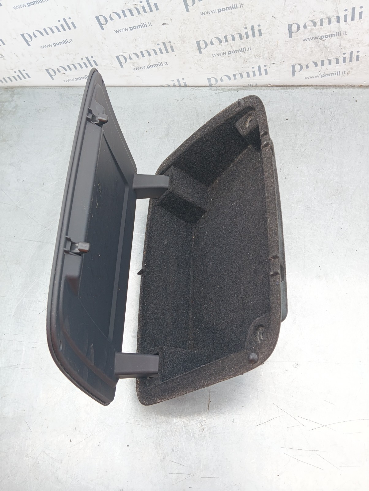 Pomili Rivestimenti interni e parti interne Volkswagen Sharan vano portaoggetti 7N0857922 usato