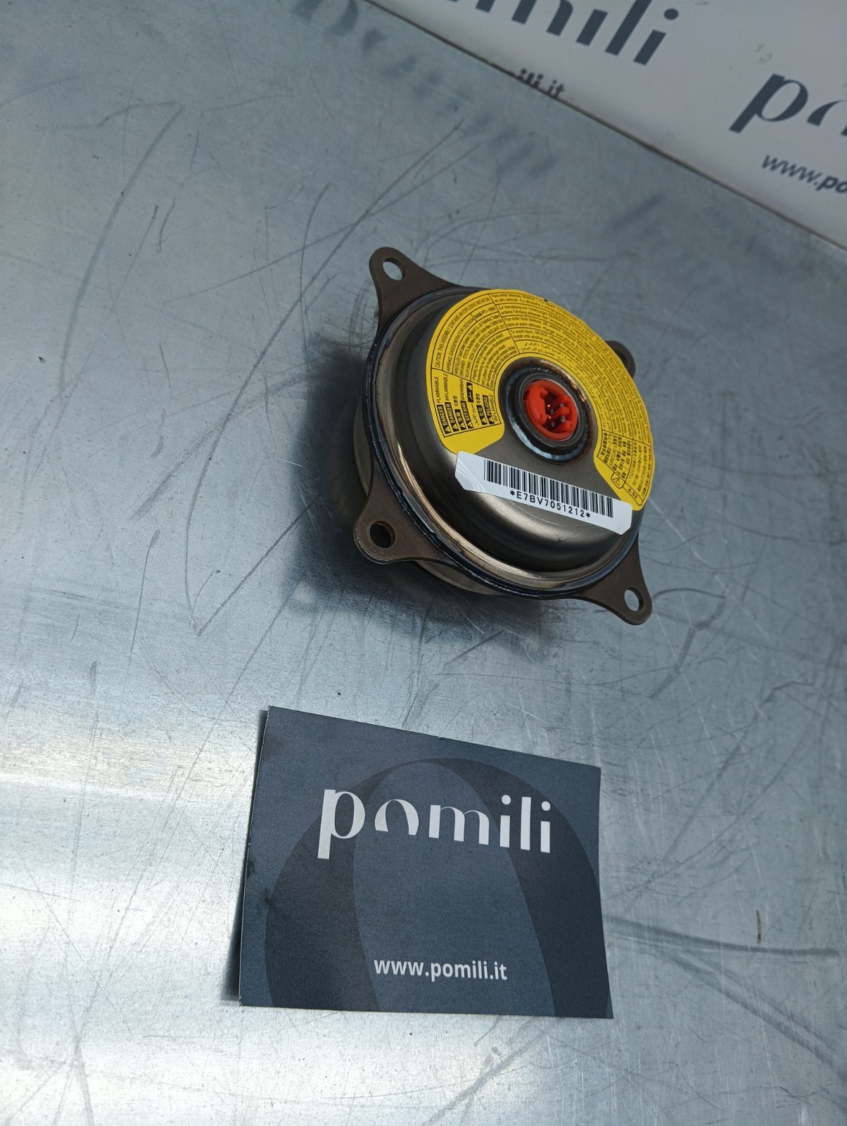 Pomili Dispositivi di sicurezza TOYOTA HYLUX AIRBAG LATO PASSEGGERO OEM 04007-2910K usato