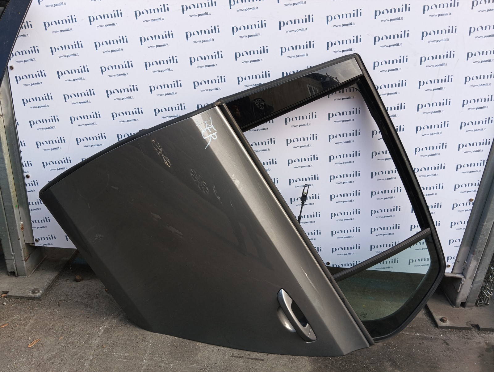 Pomili Lamierati esterni Portiera posteriore sinistra Volkswagen Golf VI usata