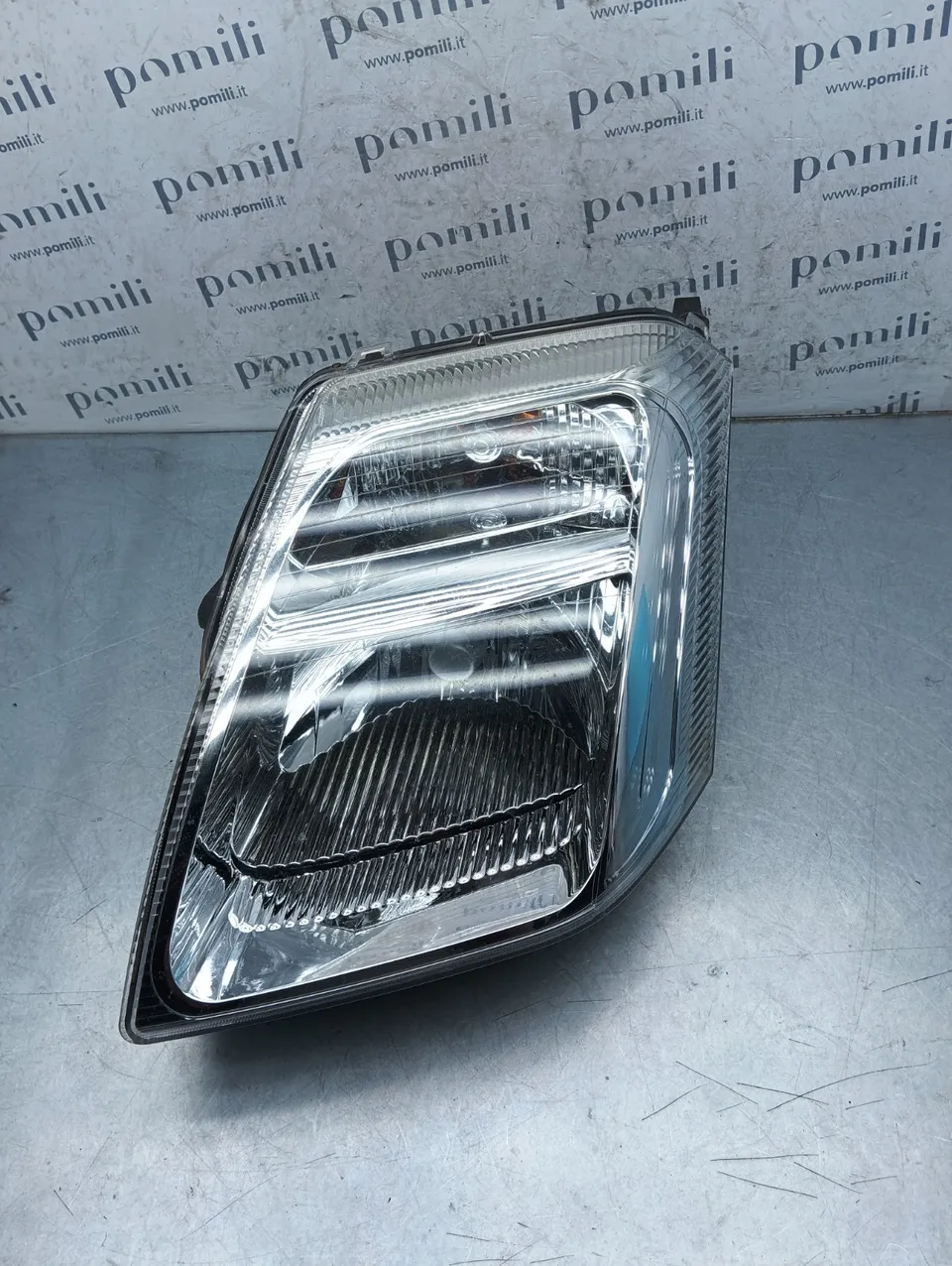 Pomili Fanaleria Faro anteriore sinistro Citroen C2 (2003-2010) 08-552-1119L usato