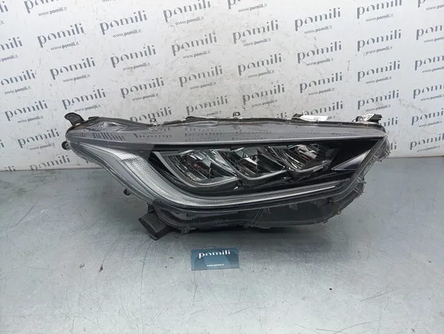 Pomili Fanaleria Faro anteriore destro LED Toyota Yaris 4 2020-2026 EUK0-8 usato