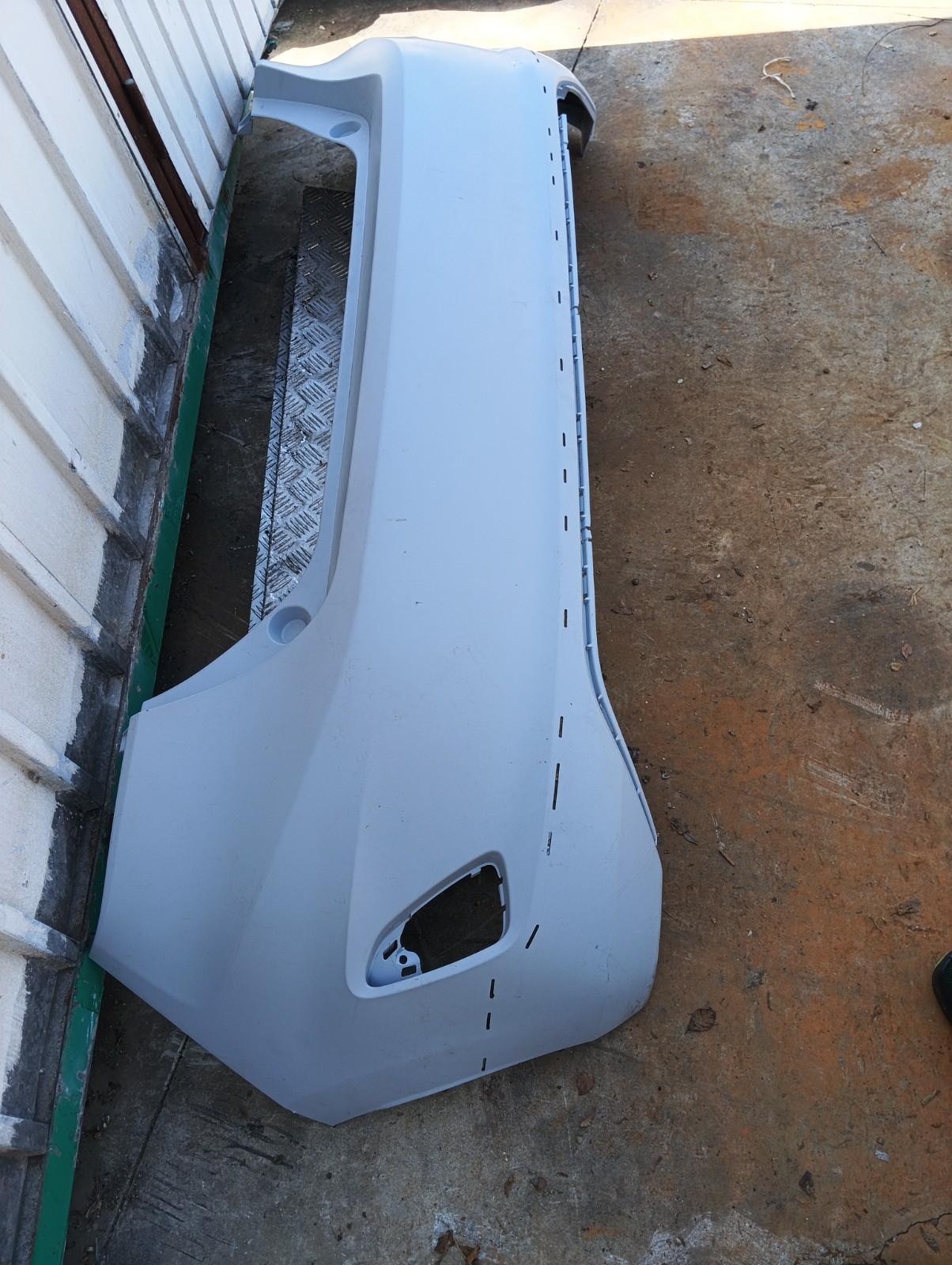 Pomili Paraurti posteriore paraurti posteriore completo Ford Fiesta H1BB-17906-A1 nuovo
