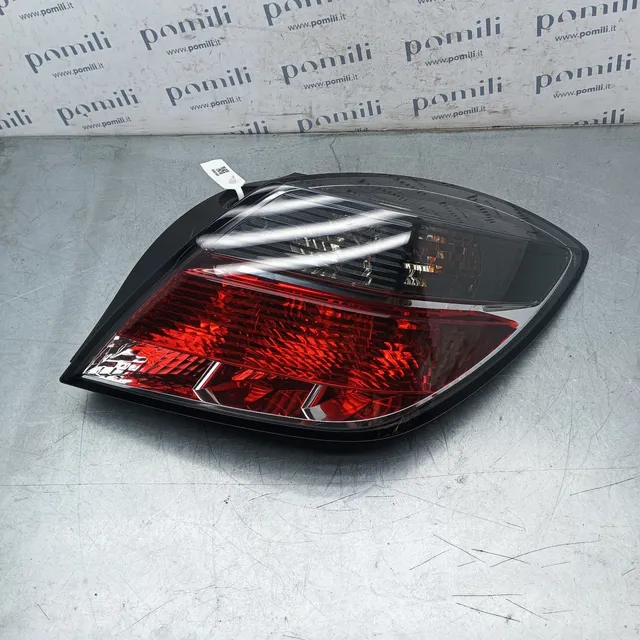 Pomili Fanaleria Opel Astra H GTC 3 porte fanale posteriore destro usato