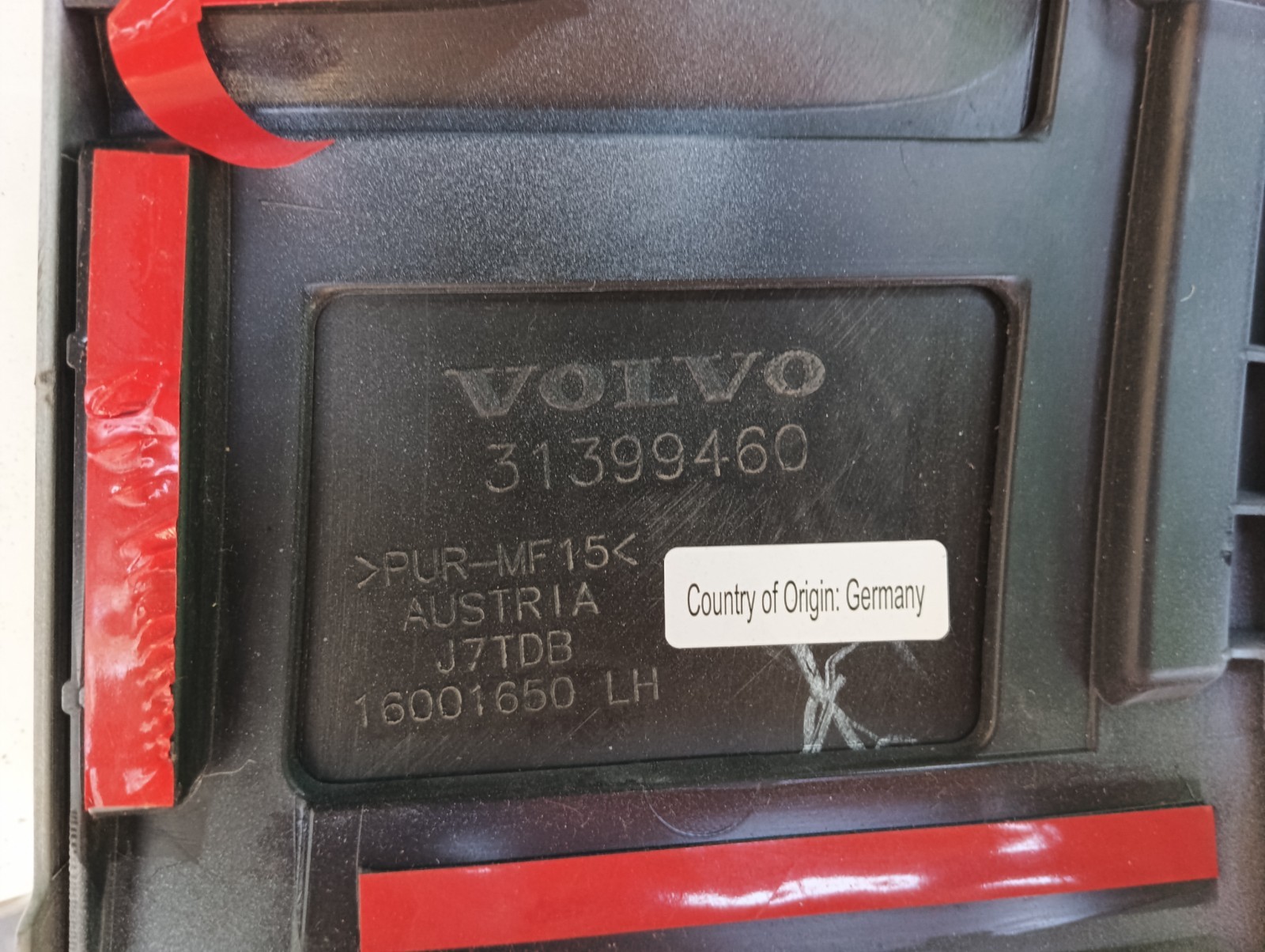 Pomili Lamierati esterni parafango anteriore sinistro Volvo XC90 II 31399460 usato