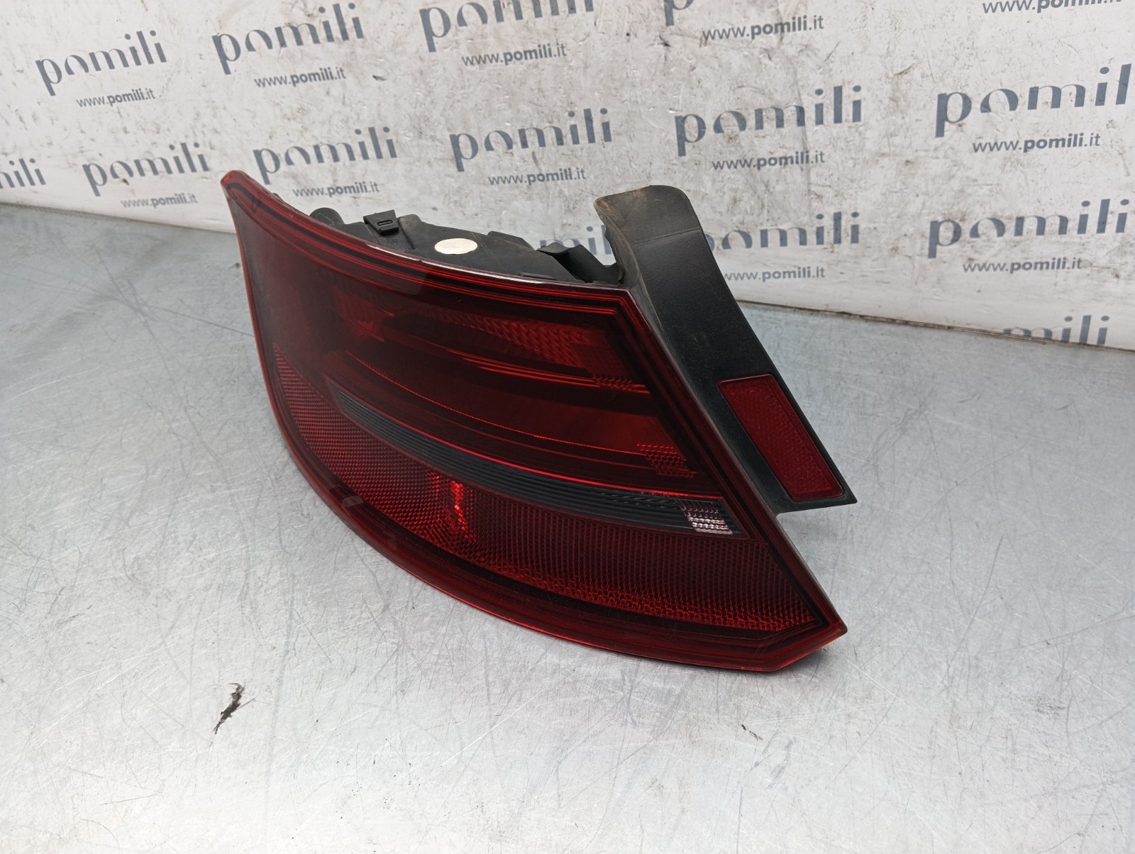 Pomili Fanaleria Fanale posteriore sinistro Audi A3 8V4945095 usato