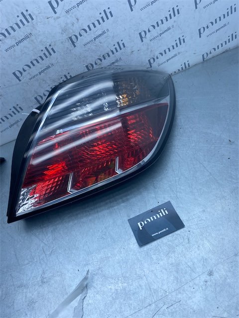 Pomili Fanaleria Fanale post. DX Opel Astra A04 01/04-03/11 destro usato