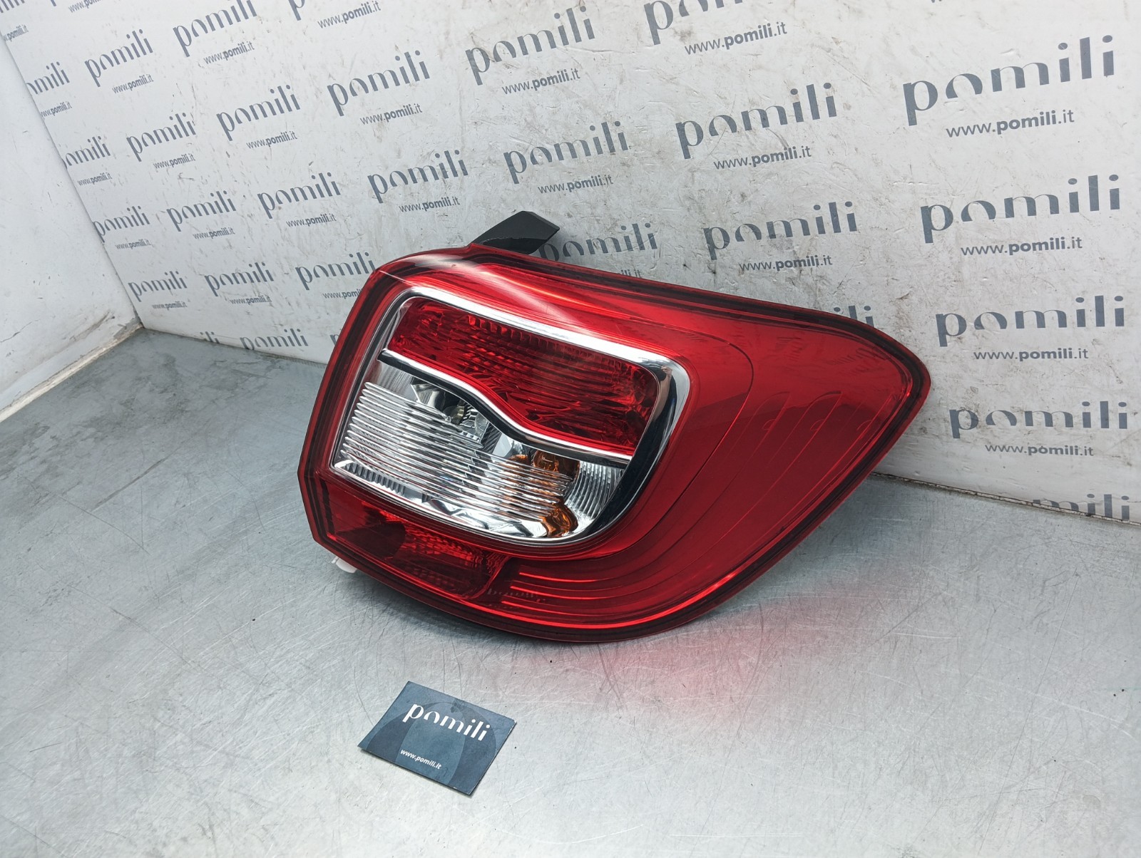 Pomili Fanaleria Sandero fanale posteriore destro usato OEM 265554085R