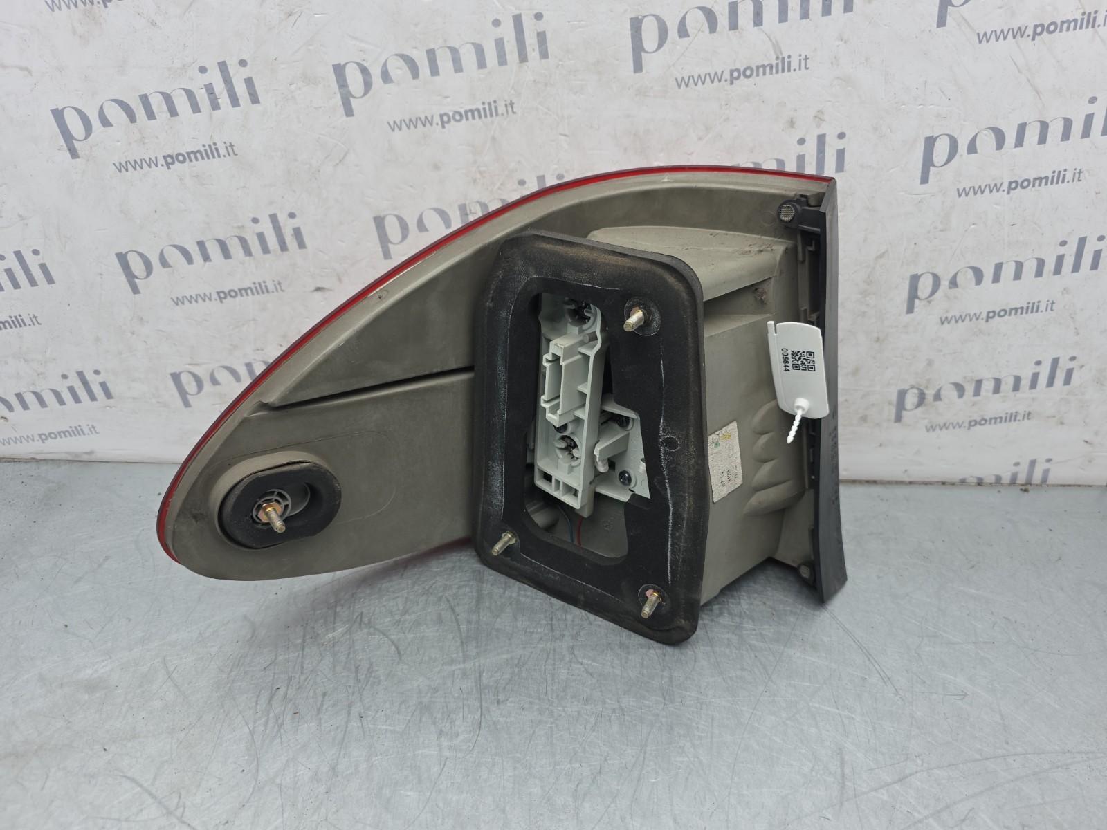 Pomili Fanaleria Mercedes-Benz Classe E S211 fanale posteriore destro usato