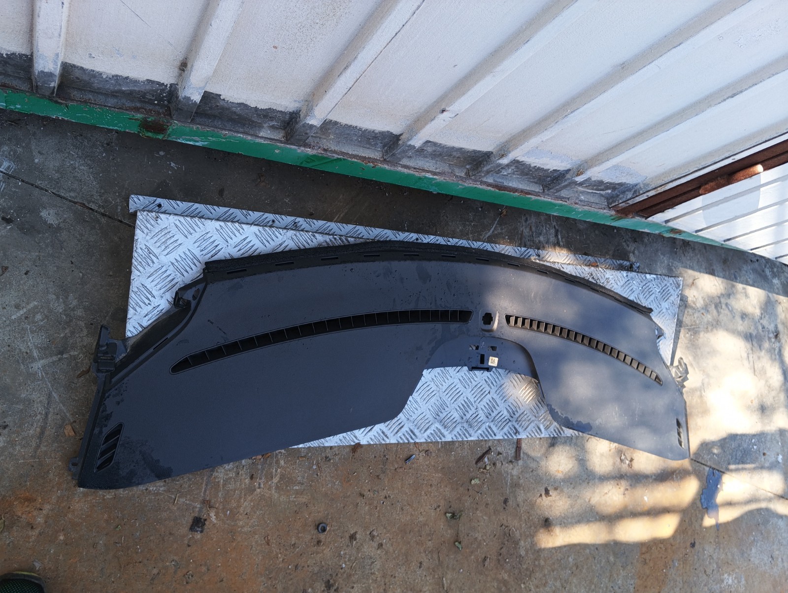 Pomili Rivestimenti interni e parti interne Ford C-Max AM51 18470 rivestimento cruscotto usato