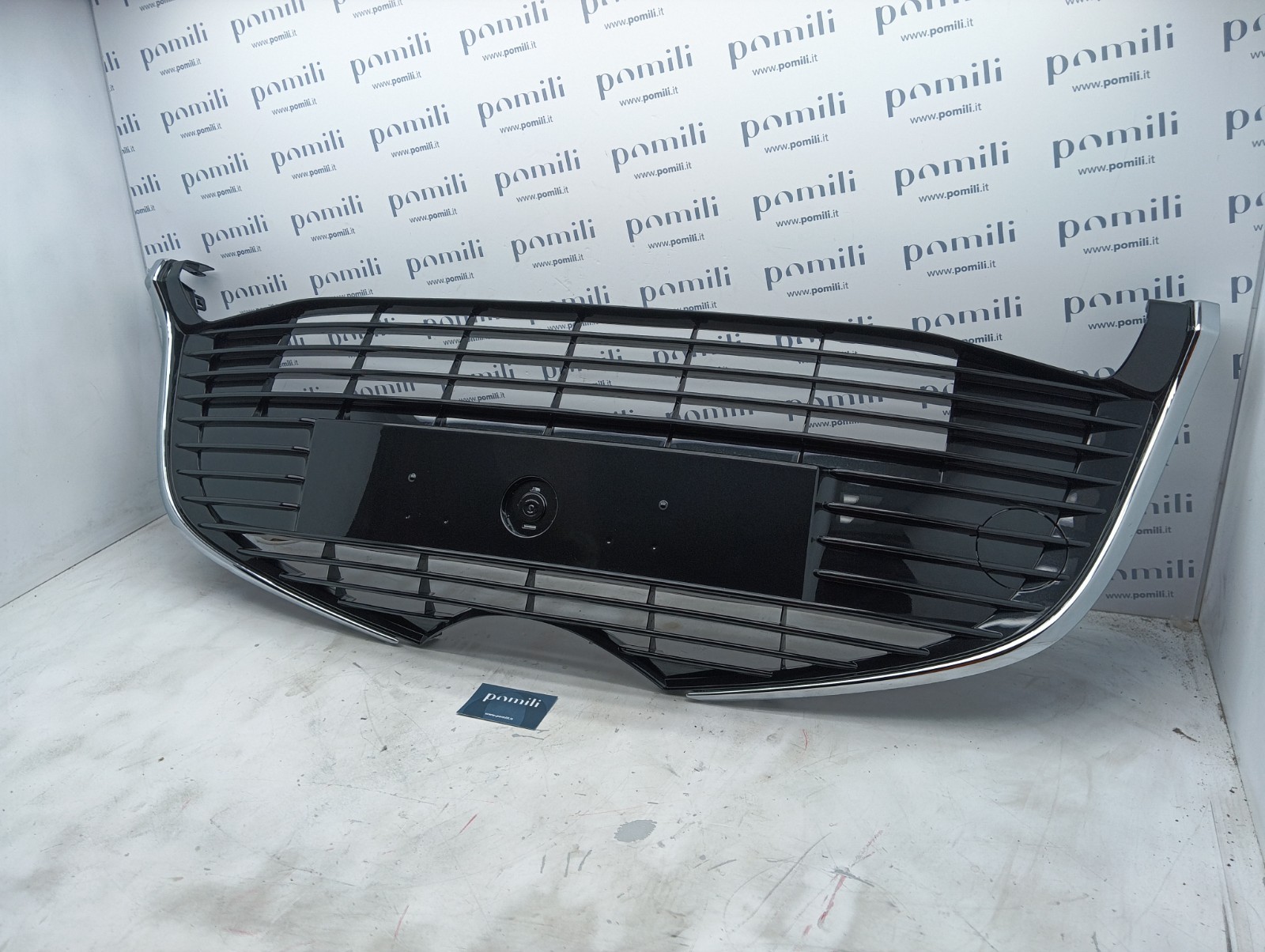 Pomili Paraurti anteriore griglia Toyota Yaris III 53102-0D030 nuova