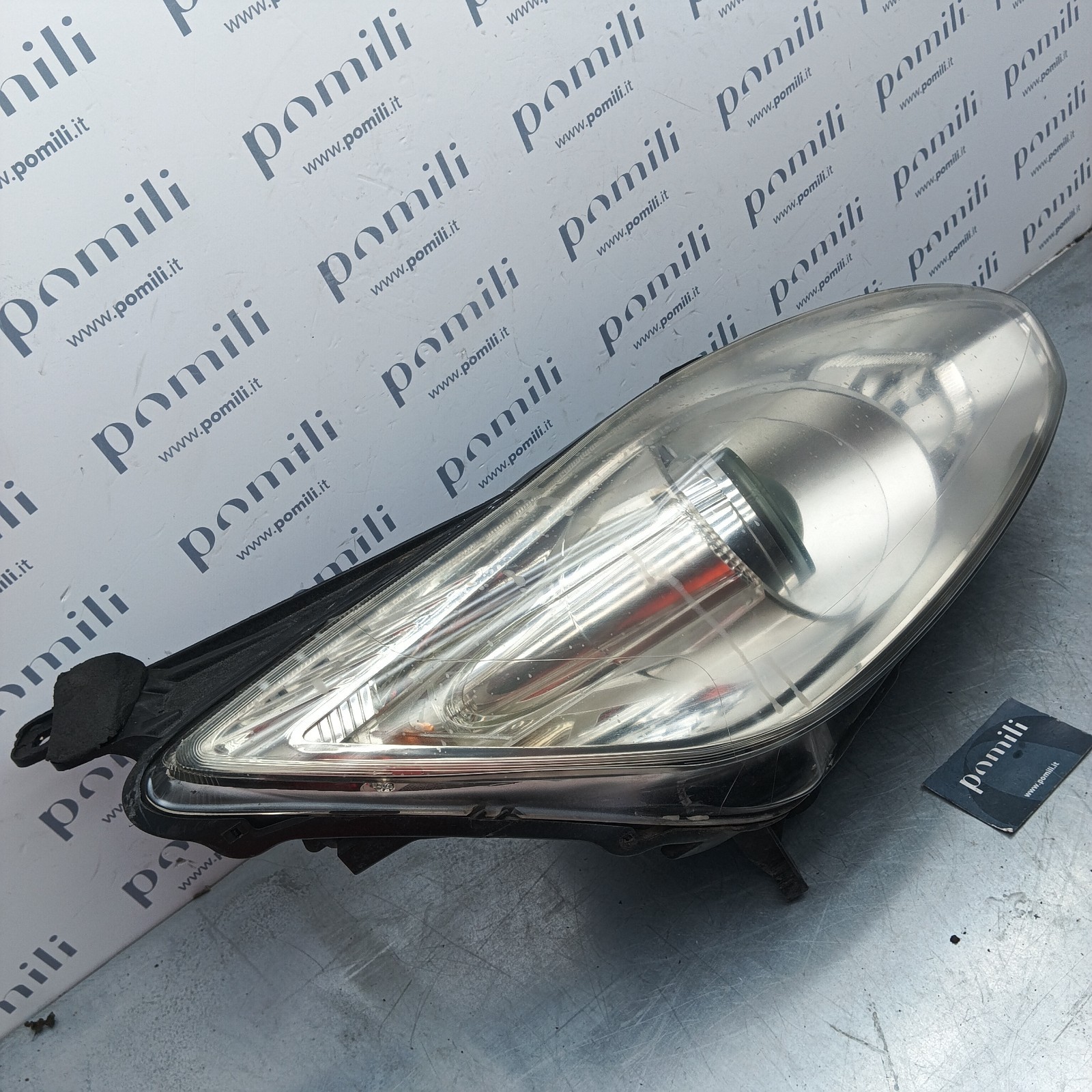 Pomili Fanaleria Ford C-Max II faro anteriore destro usato
