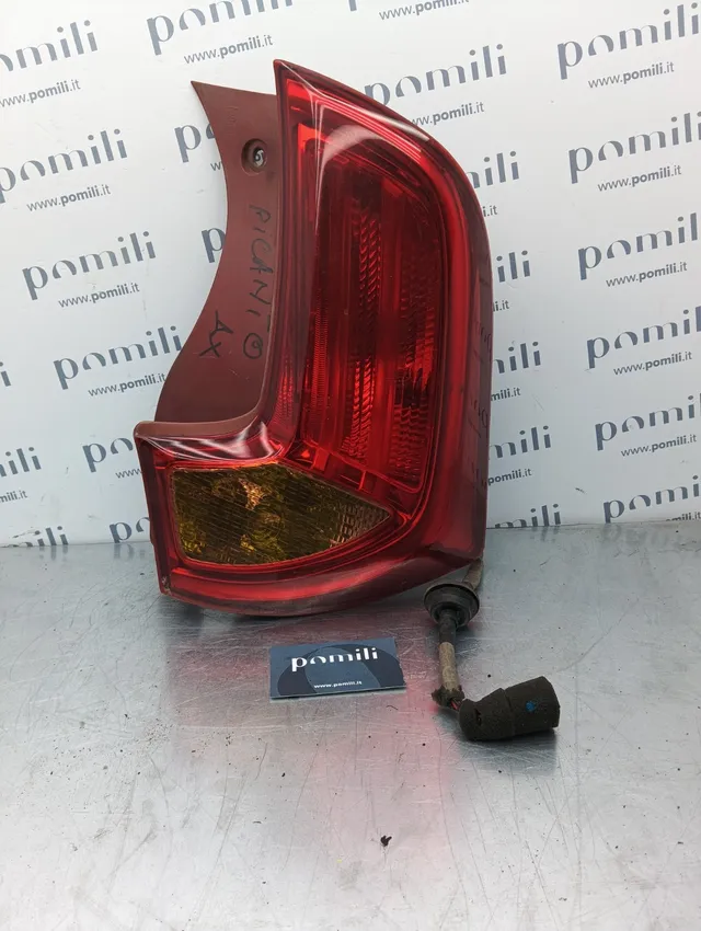 Pomili Fanaleria Kia Picanto fanale posteriore sinistro usato OEM 92401-1Y0