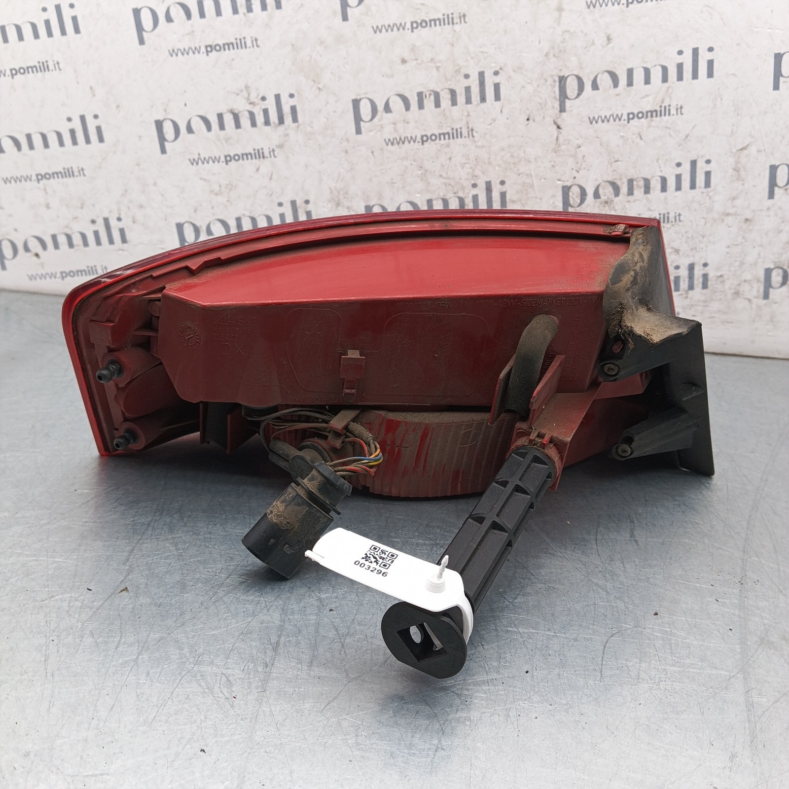 Pomili Fanaleria 8T8945096 fanale posteriore destro usato LED