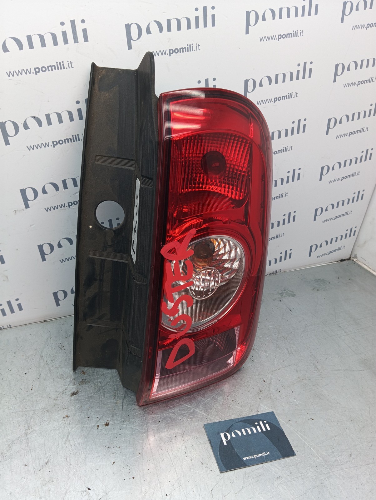 Pomili Fanaleria Dacia Duster 1° serie fanale posteriore destro usato