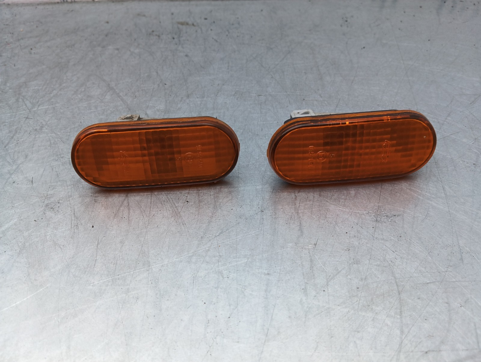 Pomili Fanaleria Coppia frecce parafanghi Volkswagen Polo III (1994-1999) 3A0949117A usate