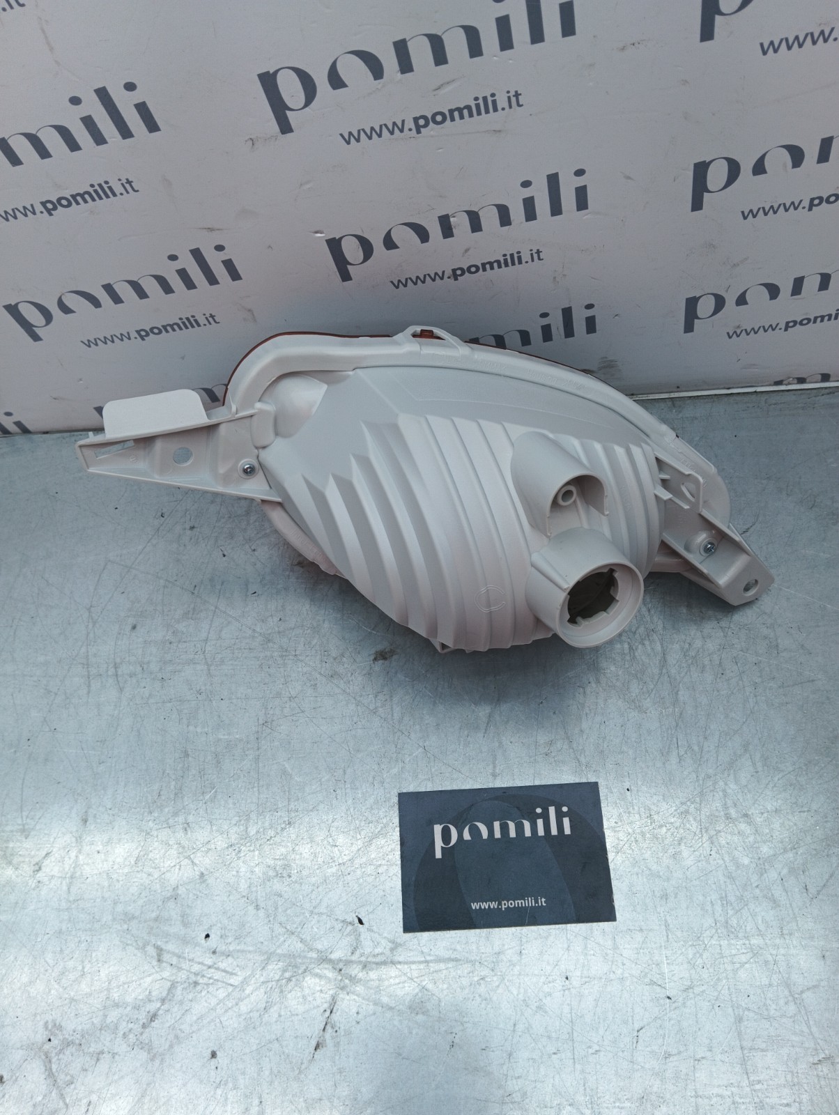 Pomili Fanaleria Toyota Yaris fanale posteriore fendinebbia destro 2015-2020