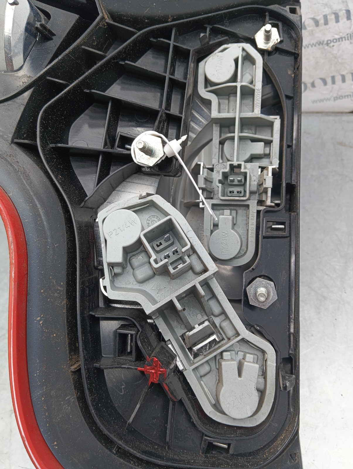Pomili Fanaleria Volvo C30 1° Serie 27710205914 fanale posteriore destro usato