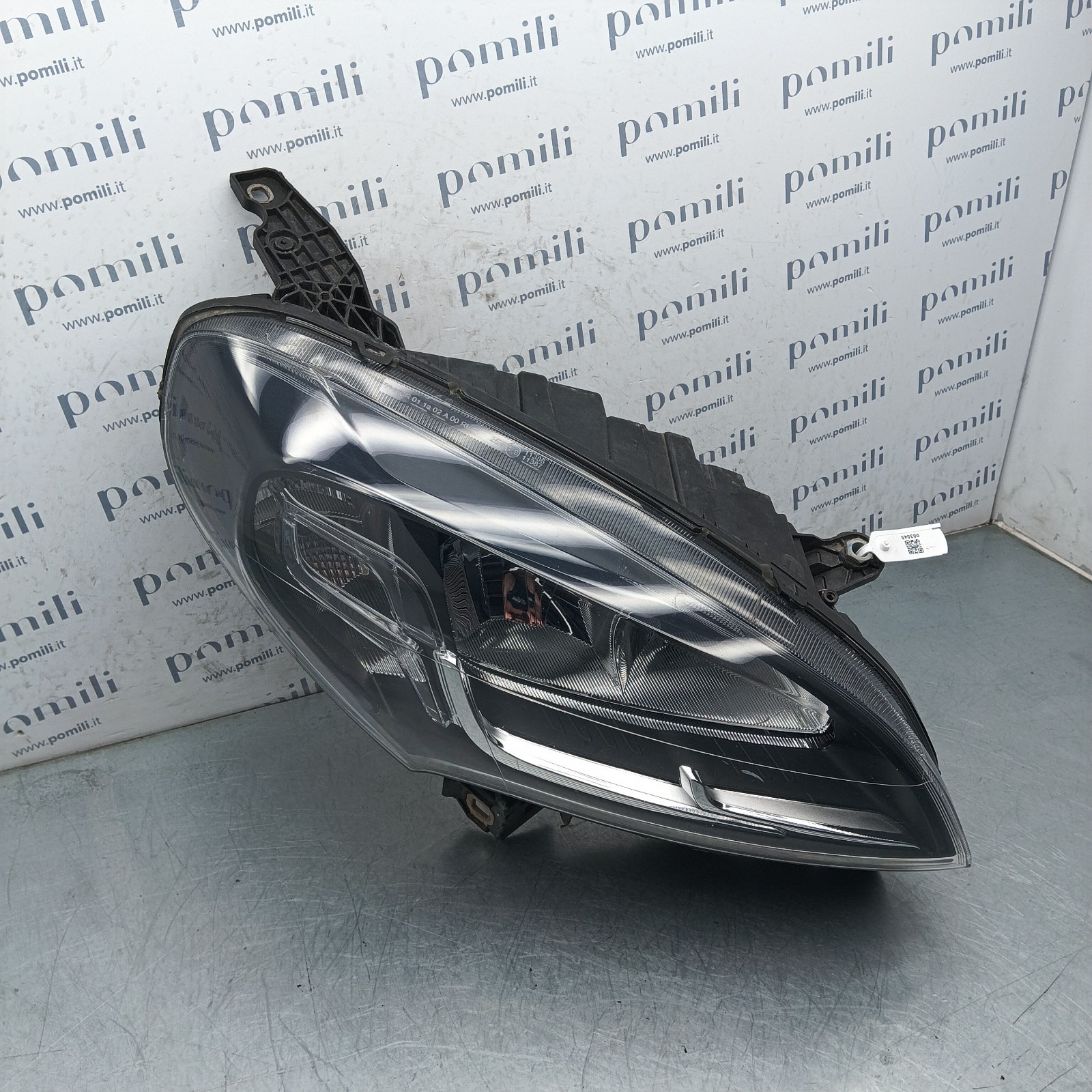 Pomili Fanaleria Fiat Doblò II 10490748 faro anteriore destro usato
