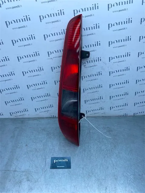 Pomili Fanaleria Ford Focus (CAP) (11/04>06/08<) fanale posteriore S001