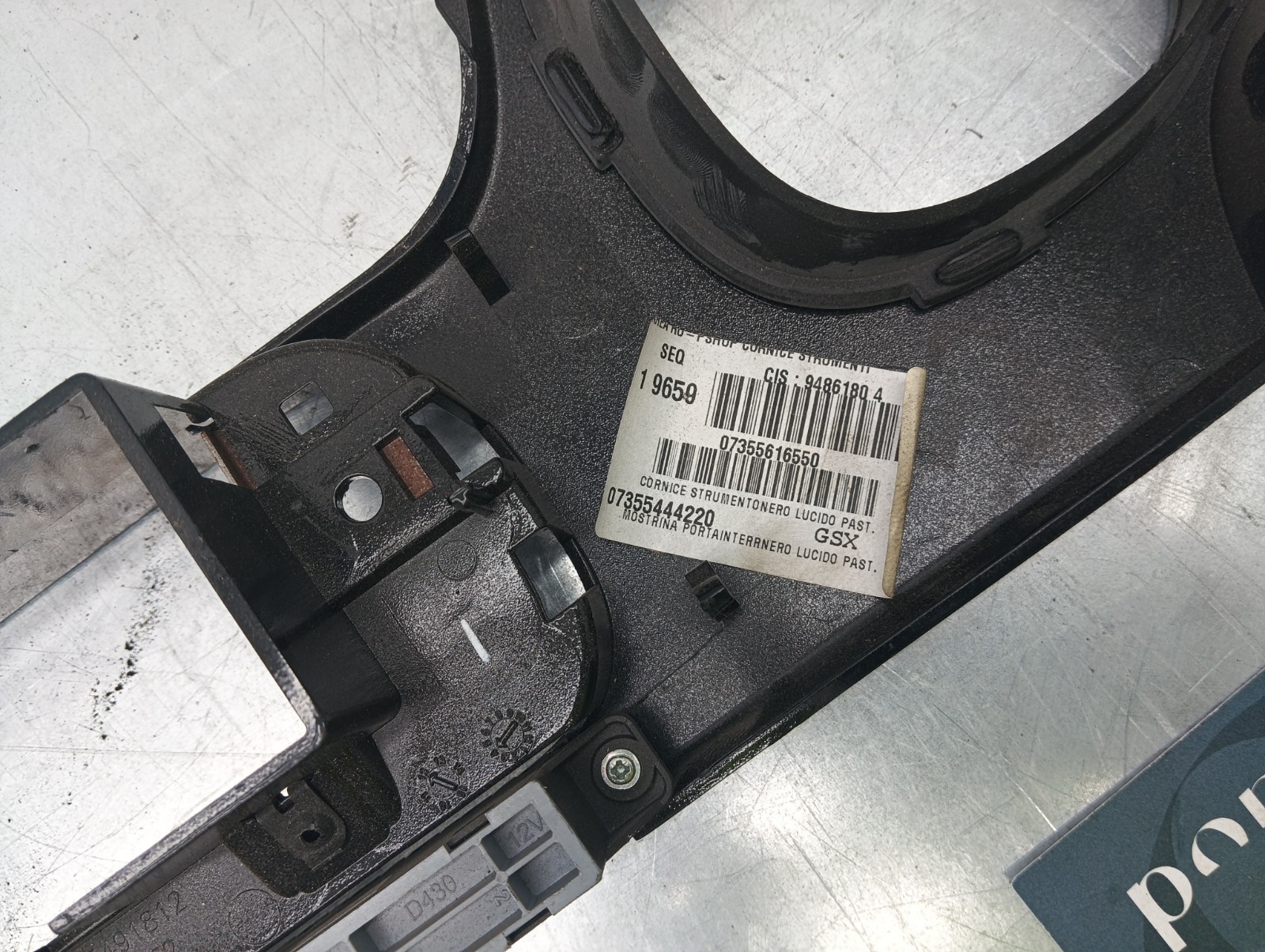 Pomili Rivestimenti interni Fiat Panda 312 modanatura cruscotto 735491812 usata