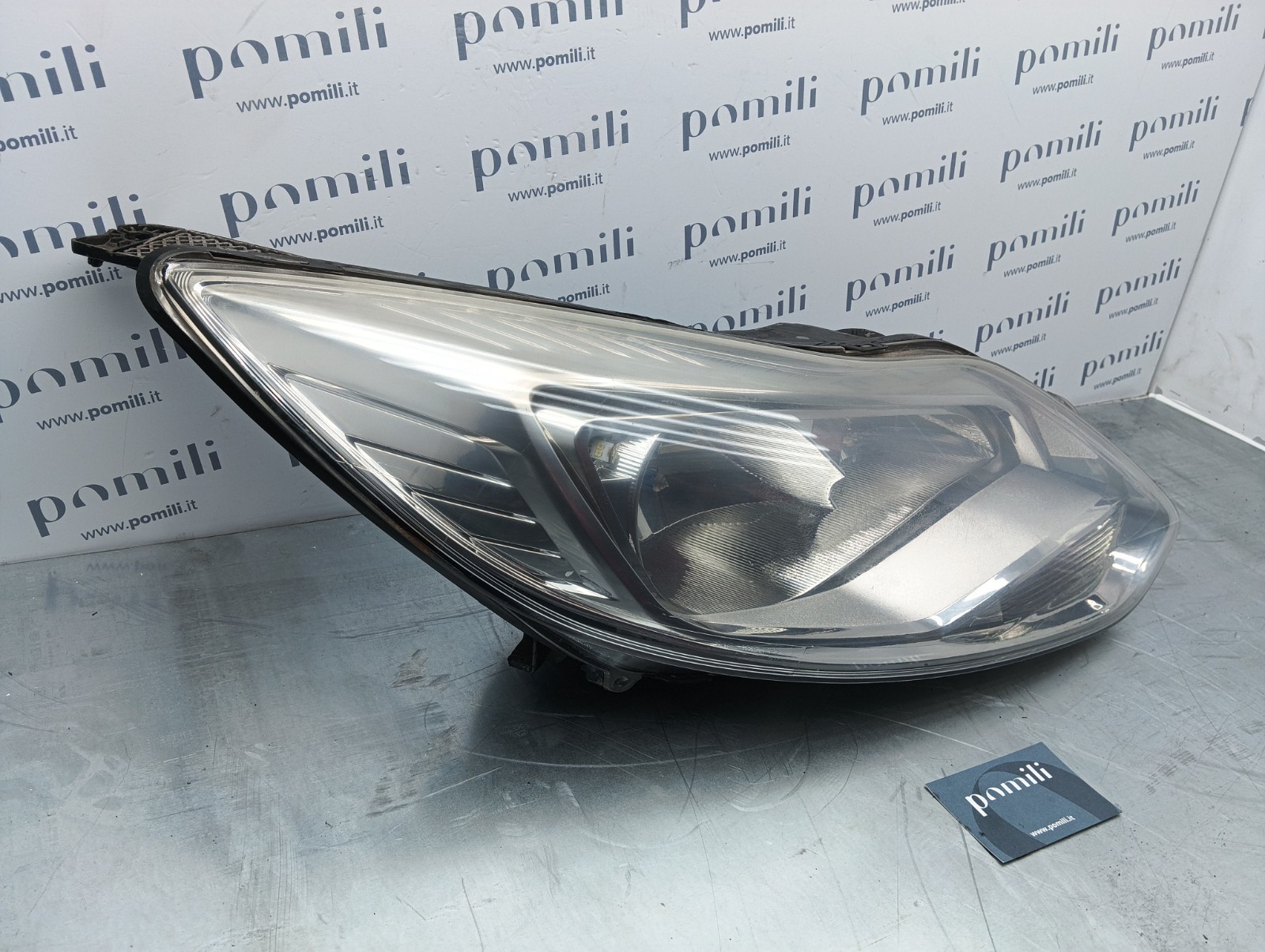 Pomili Fanaleria Volkswagen Passat B6 faro anteriore destro usato
