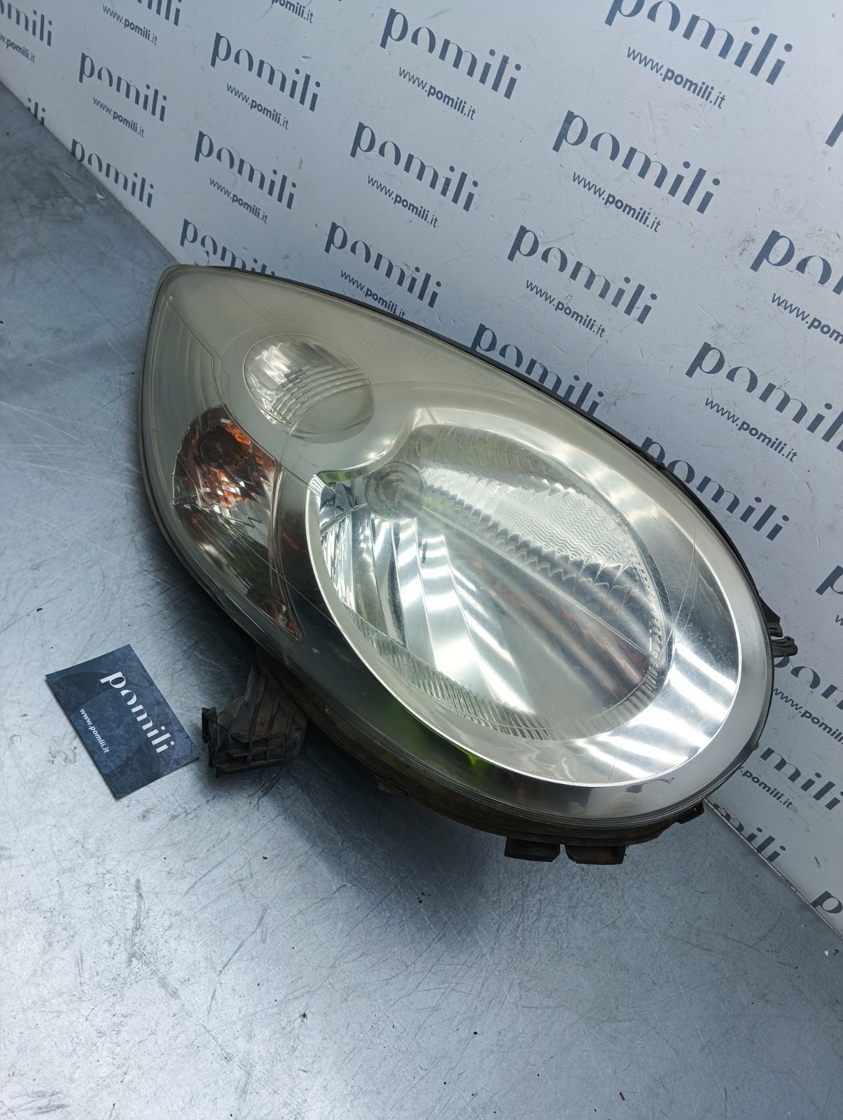 Pomili Fanaleria Faro anteriore destro Citroen C1 89092916 usato